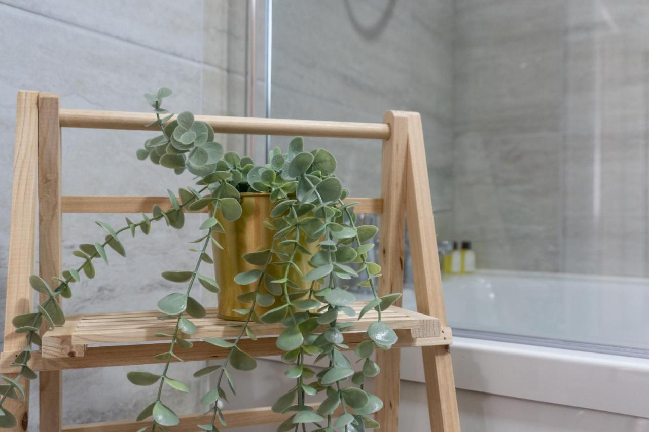 Heartland House, 7 Spacious Bedrooms Sleeps 4 Plus, Near Nec, Jlr,Bhx 버밍엄 외부 사진