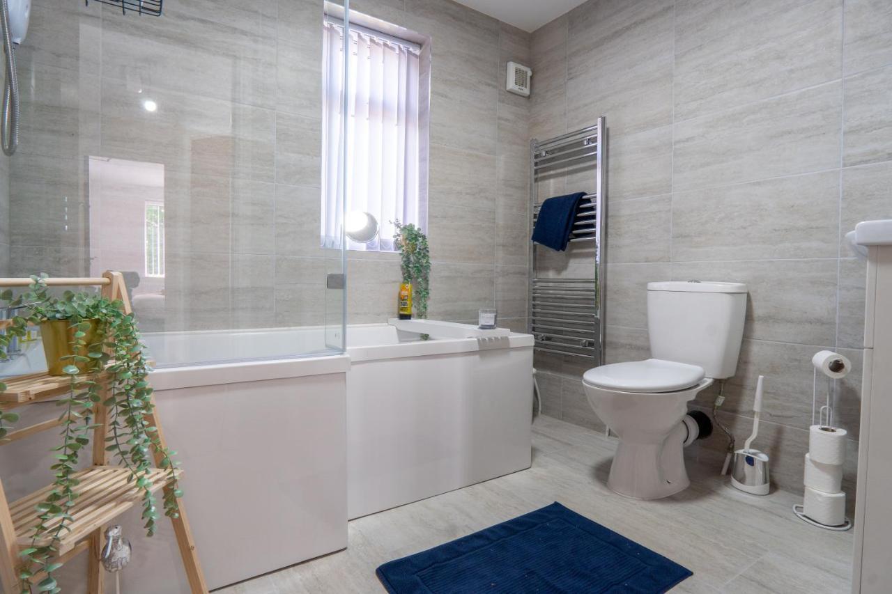 Heartland House, 7 Spacious Bedrooms Sleeps 4 Plus, Near Nec, Jlr,Bhx 버밍엄 외부 사진
