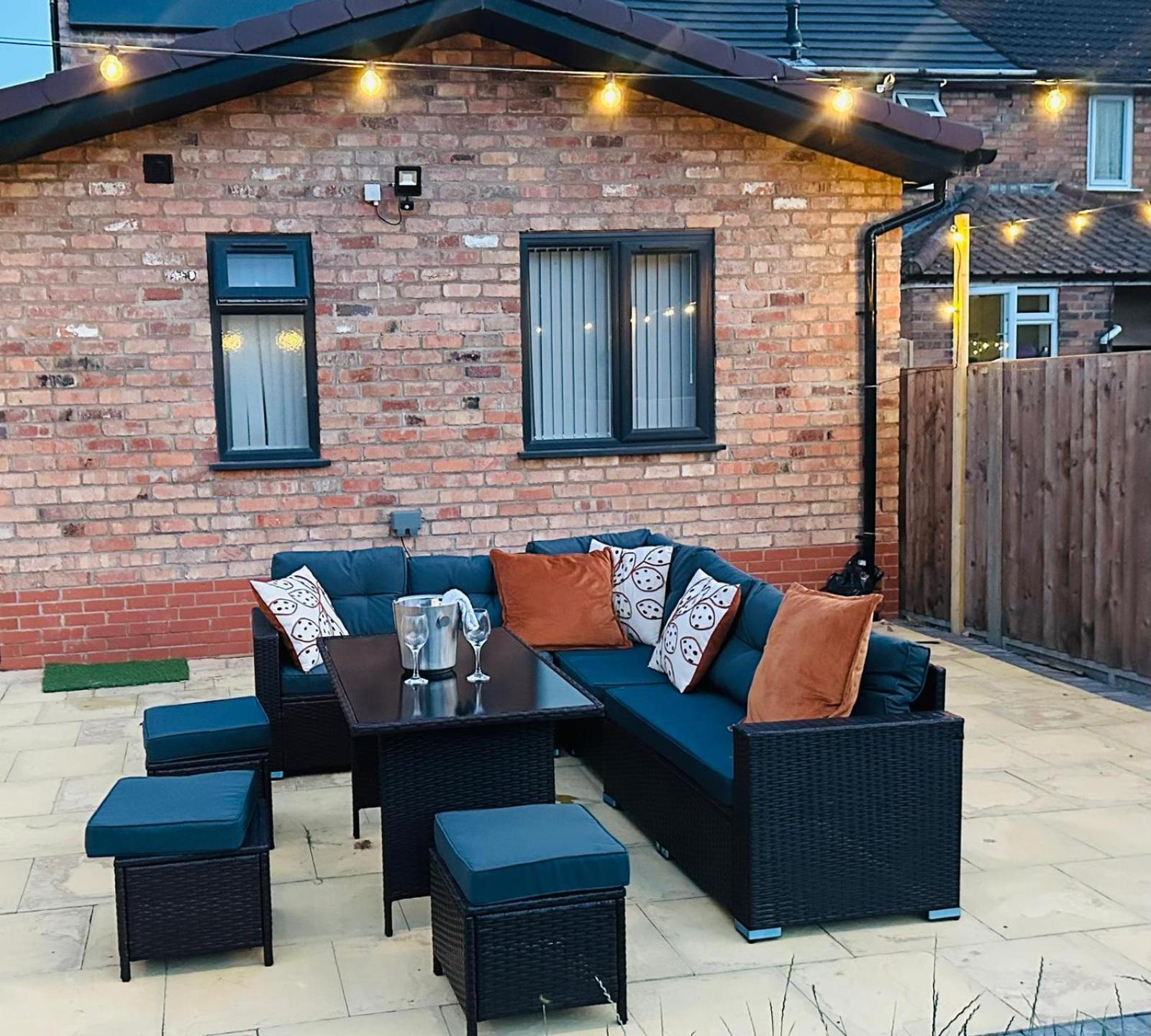 Heartland House, 7 Spacious Bedrooms Sleeps 4 Plus, Near Nec, Jlr,Bhx 버밍엄 외부 사진